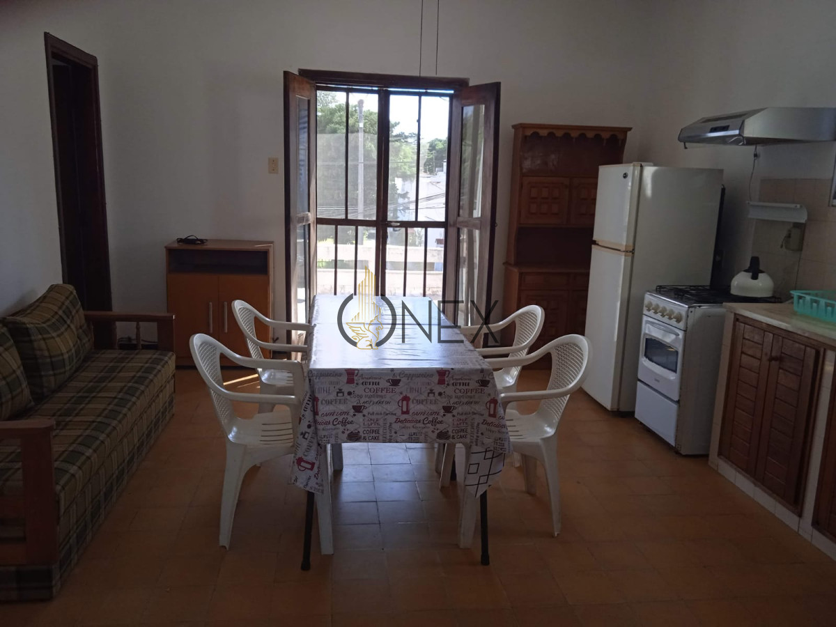 Apartamento ID.3139 - Oportunidad para inversores - 2 aptos + 2 locales comerciales en venta