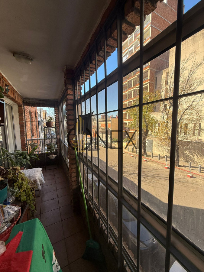 Apartamento ID.2586 - VENTA APARTAMENTO POCITOS CON SALDO EN ANV