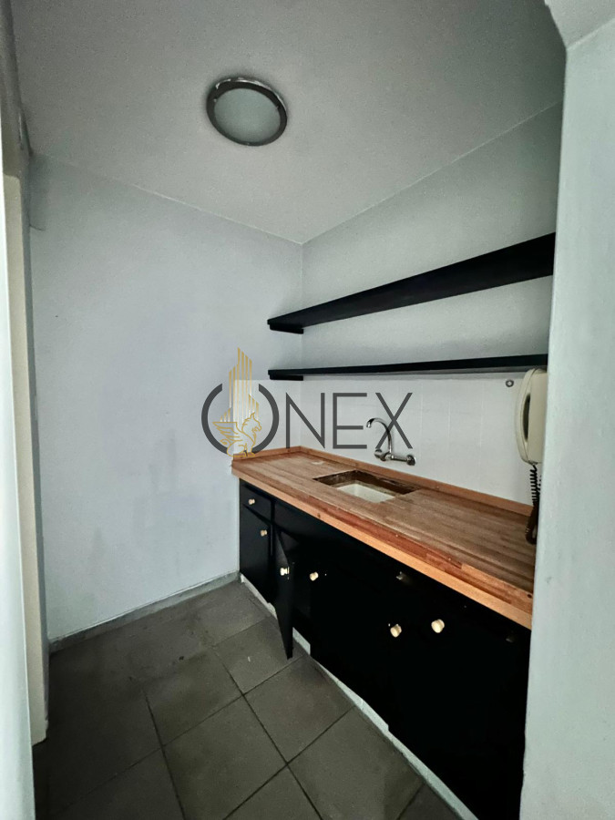 Apartamento ID.2519 - OFICINA EN VENTA CIUDAD VIEJA