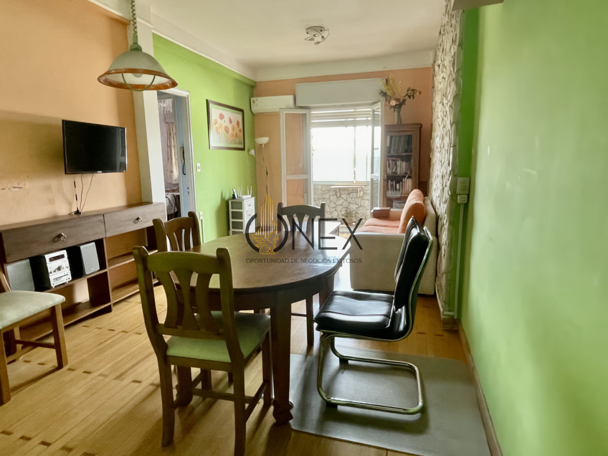 Apartamento ID.3700 - Apartamento en el Centro, de Alta Categoría, con Balcón Integrado y Excepcional Vista al Puerto