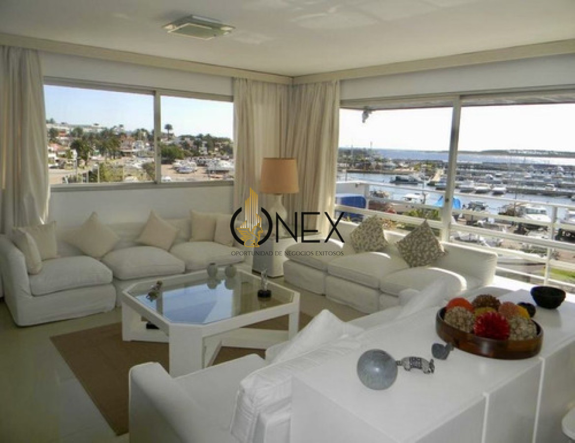 Apartamento ID.3464 - En venta apartamento en Punta del Este de 4 dormitorios. Con vista al puerto