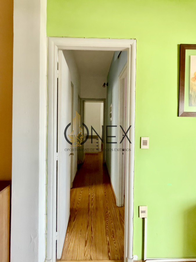 Apartamento ID.3700 - Apartamento en el Centro, de Alta Categoría, con Balcón Integrado y Excepcional Vista al Puerto