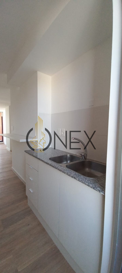 Apartamento ID.3321 - Alquiler de Apartamento 2 dormitorios + cochera vista a la rambla Barrio Sur
