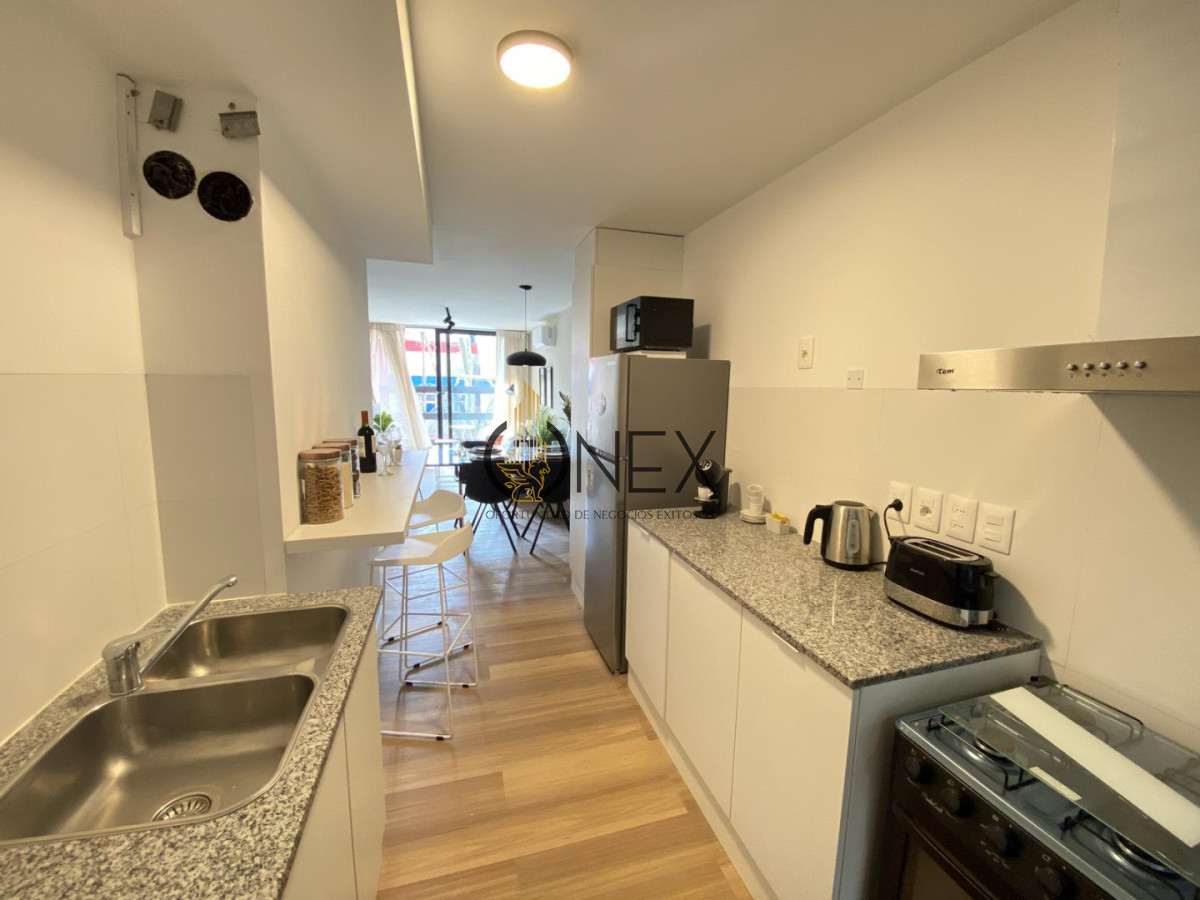 Apartamento ID.3518 - VENTA DE APARTAMENTO CON COCHERA VISTA A LA RAMBLA EN BARRIO SUR 