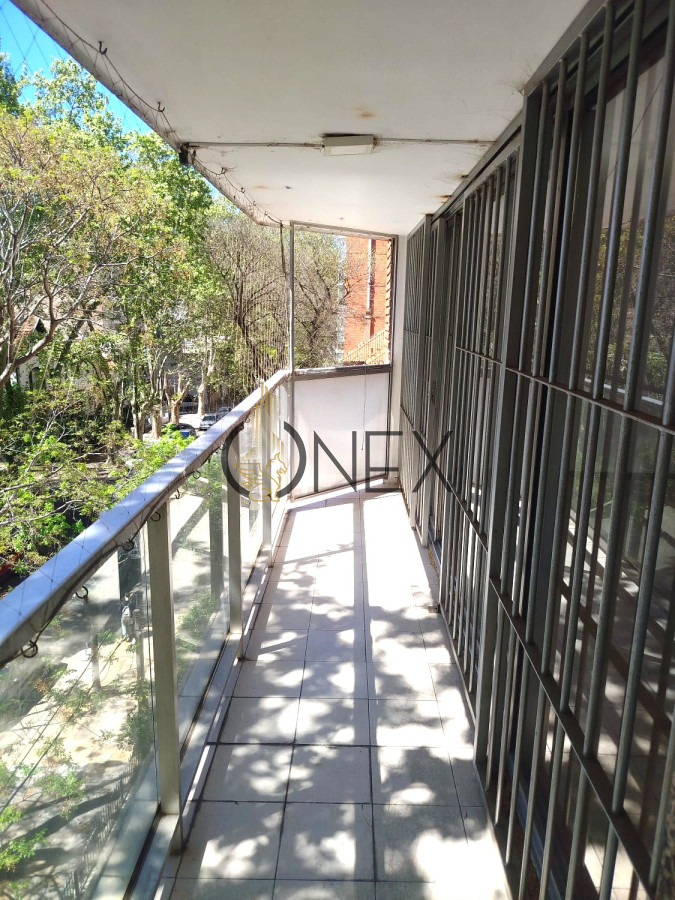 Apartamento ID.3295 - Venta Apartamento 3 dormitorios + servicio en Punta Carretas 
