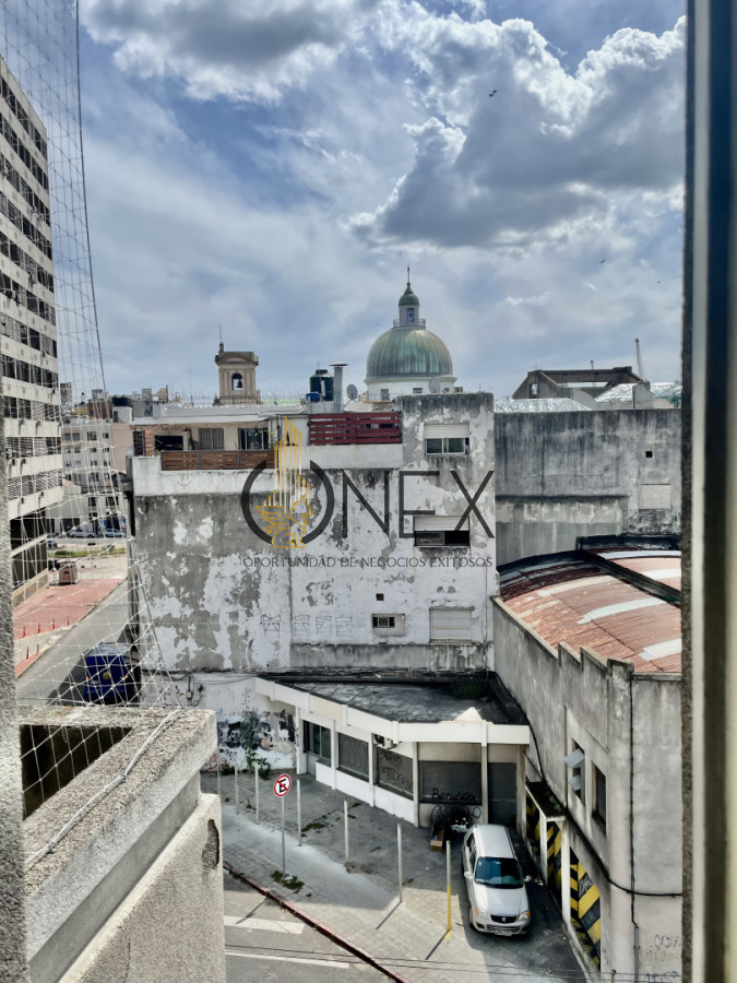 Apartamento ID.3700 - Apartamento en el Centro, de Alta Categoría, con Balcón Integrado y Excepcional Vista al Puerto