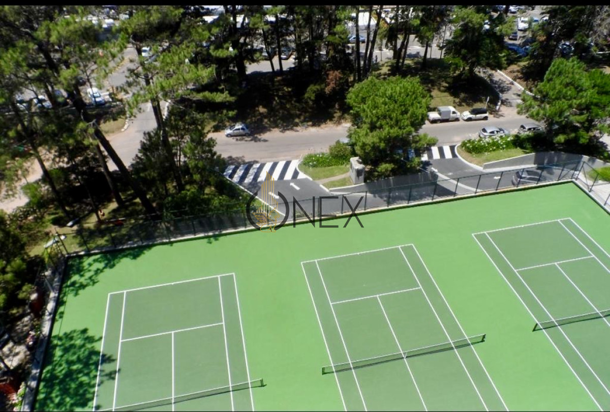 Apartamento ID.2901 - En Alquiler Apartamento en Punta del Este de 3 dormitorios.