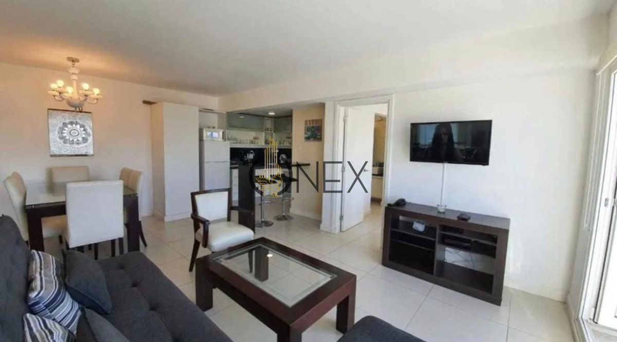 Apartamento ID.2083 - VENTA con renta actual dos dormitorios Lux Tower piso alto
