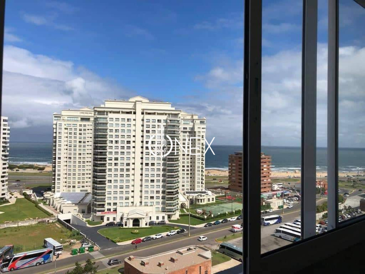 Apartamento ID.4495 - Se vende apartamento frente al mar, playa mansa parada 2.