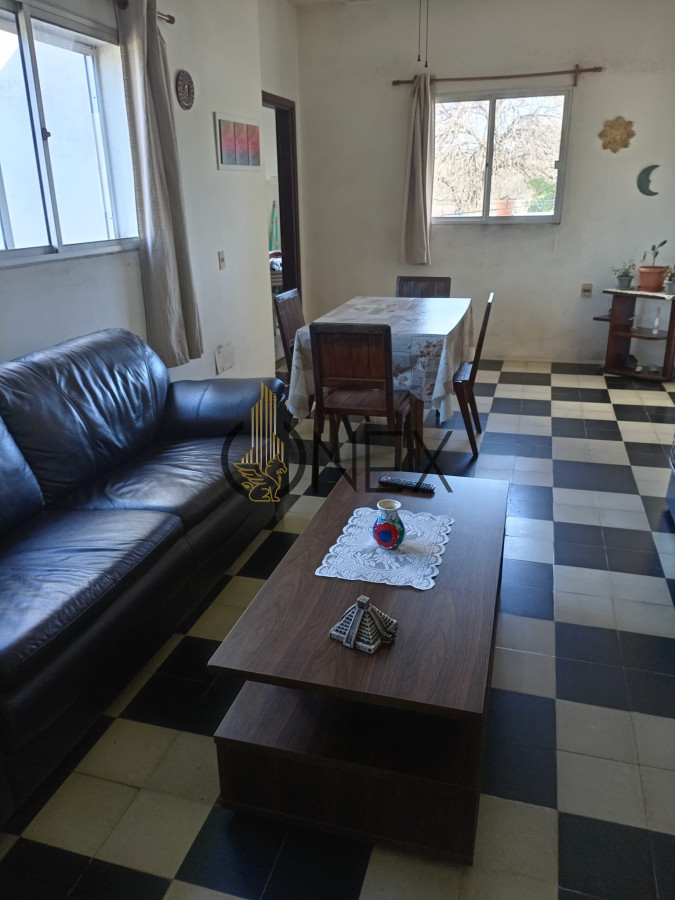 Apartamento ID.3139 - Oportunidad para inversores - 2 aptos + 2 locales comerciales en venta