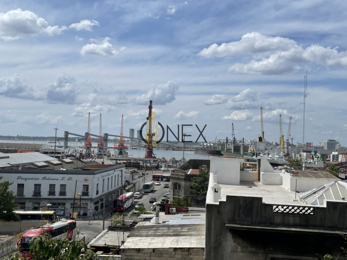 Apartamento ID.3700 - Apartamento en el Centro, de Alta Categoría, con Balcón Integrado y Excepcional Vista al Puerto