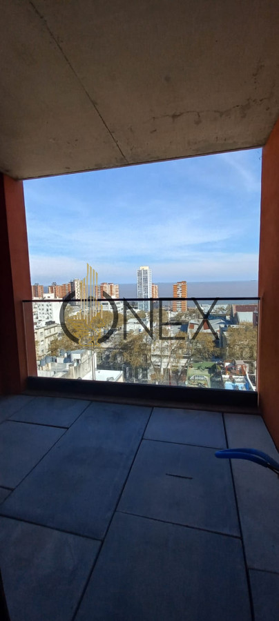 Apartamento ID.3321 - Alquiler de Apartamento 2 dormitorios + cochera vista a la rambla Barrio Sur