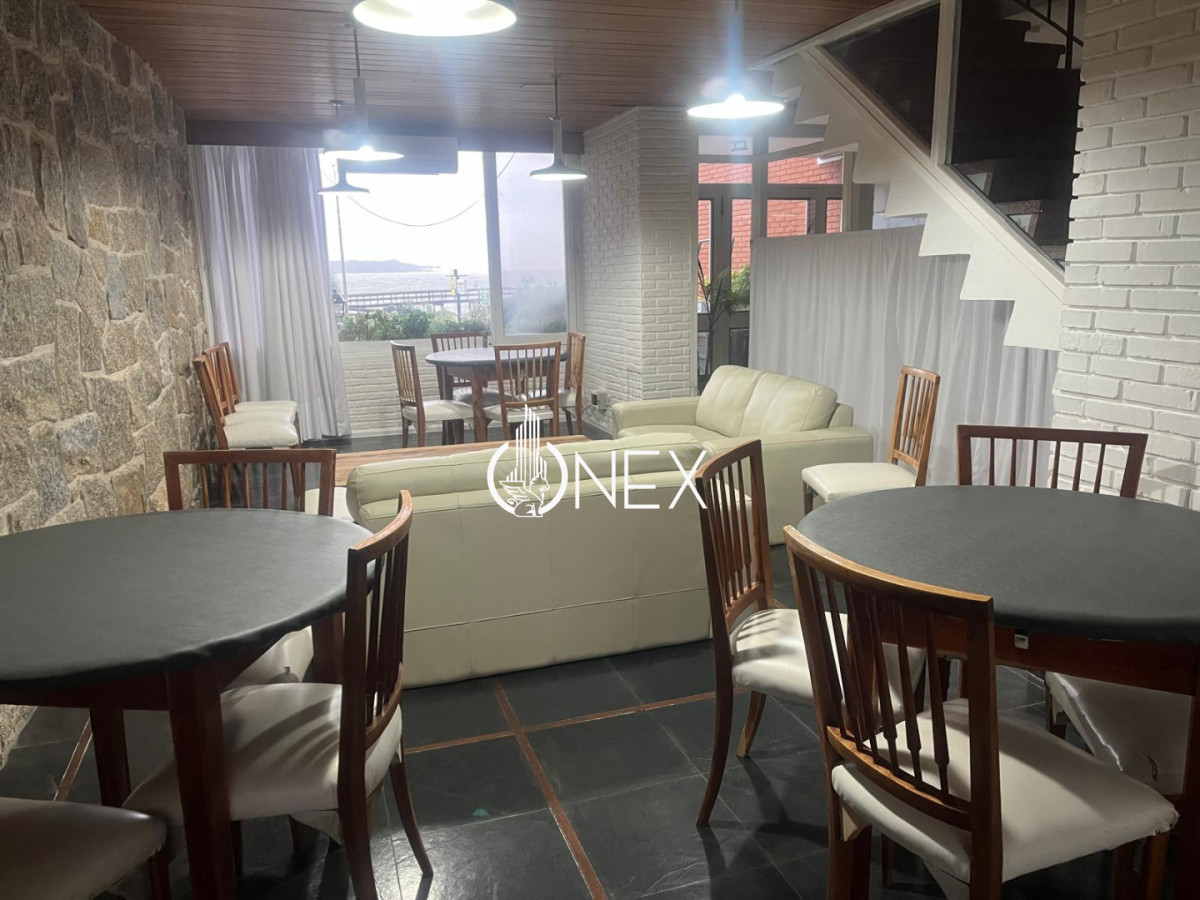 Apartamento ID.4495 - Se vende apartamento frente al mar, playa mansa parada 2.