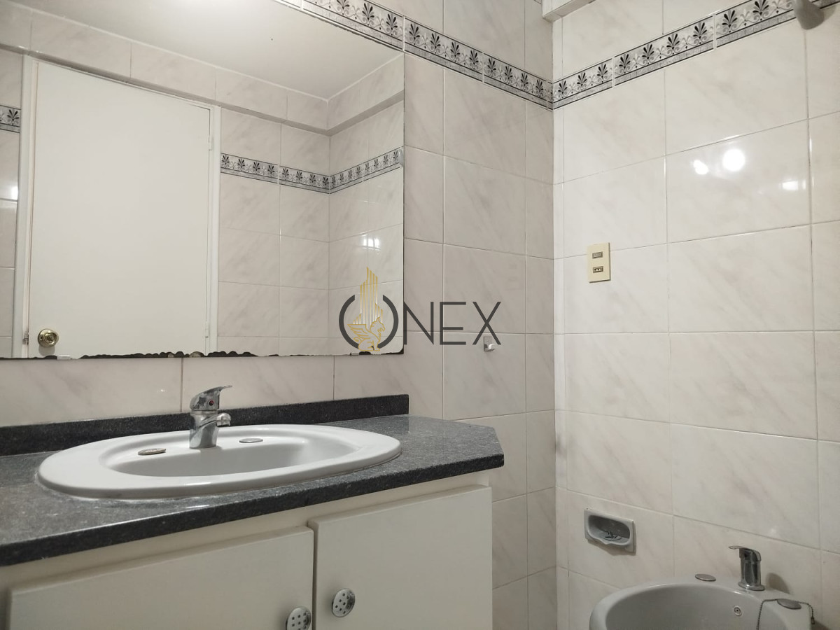 Apartamento ID.3295 - Venta Apartamento 3 dormitorios + servicio en Punta Carretas 