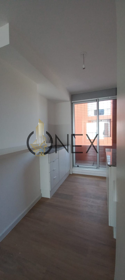 Apartamento ID.3321 - Alquiler de Apartamento 2 dormitorios + cochera vista a la rambla Barrio Sur