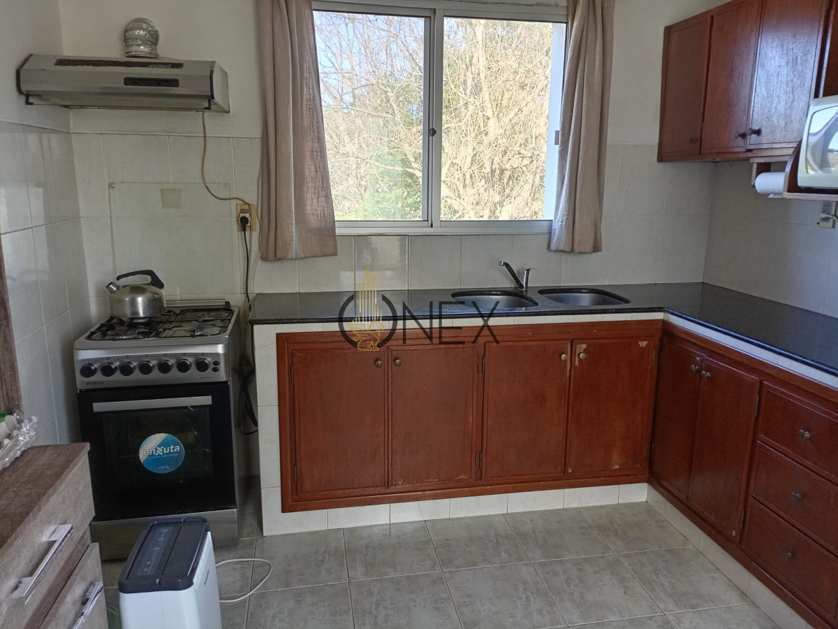 Apartamento ID.3139 - Oportunidad para inversores - 2 aptos + 2 locales comerciales en venta