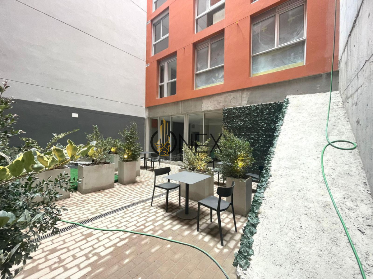 Apartamento ID.3518 - VENTA DE APARTAMENTO CON COCHERA VISTA A LA RAMBLA EN BARRIO SUR 