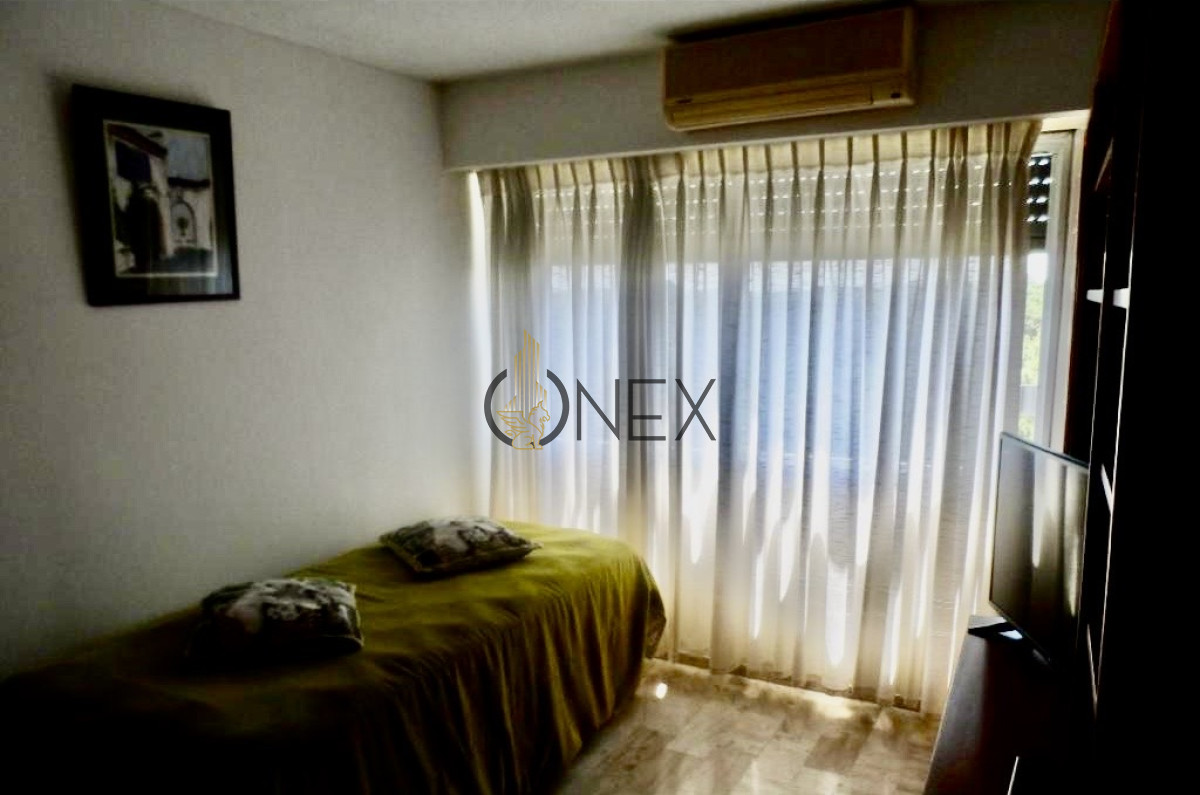 Apartamento ID.2901 - En Alquiler Apartamento en Punta del Este de 3 dormitorios.