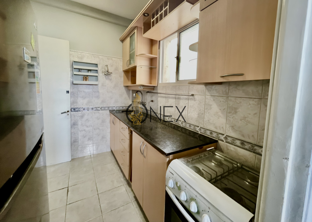 Apartamento ID.3700 - Apartamento en el Centro, de Alta Categoría, con Balcón Integrado y Excepcional Vista al Puerto