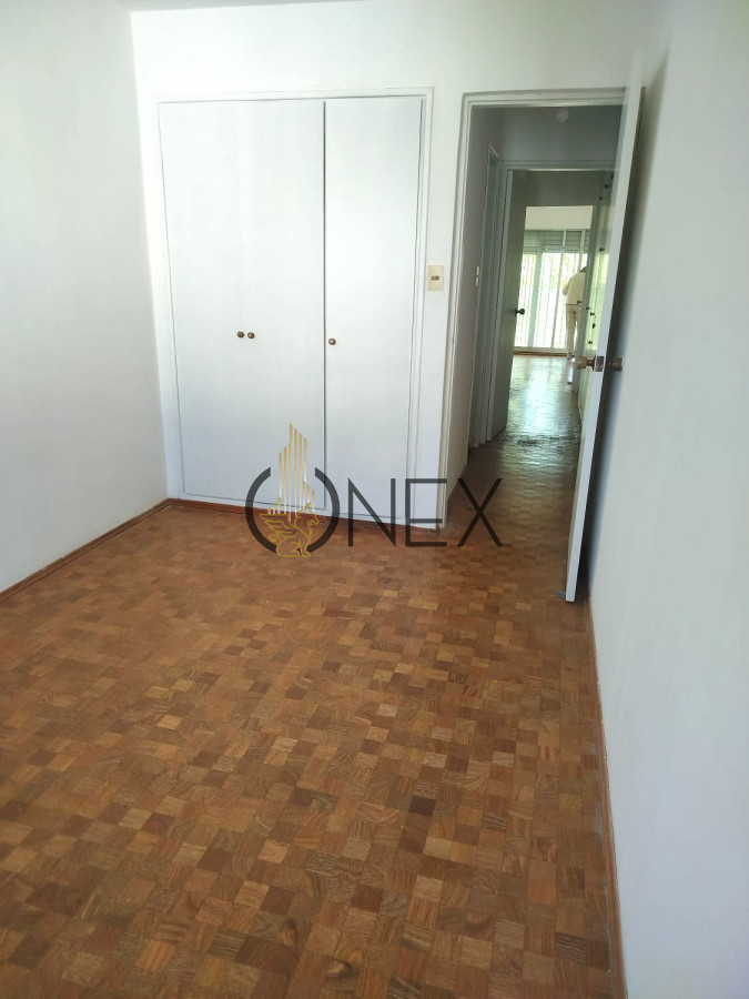 Apartamento ID.3295 - Venta Apartamento 3 dormitorios + servicio en Punta Carretas 