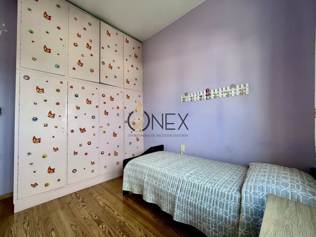 Apartamento ID.3700 - Apartamento en el Centro, de Alta Categoría, con Balcón Integrado y Excepcional Vista al Puerto