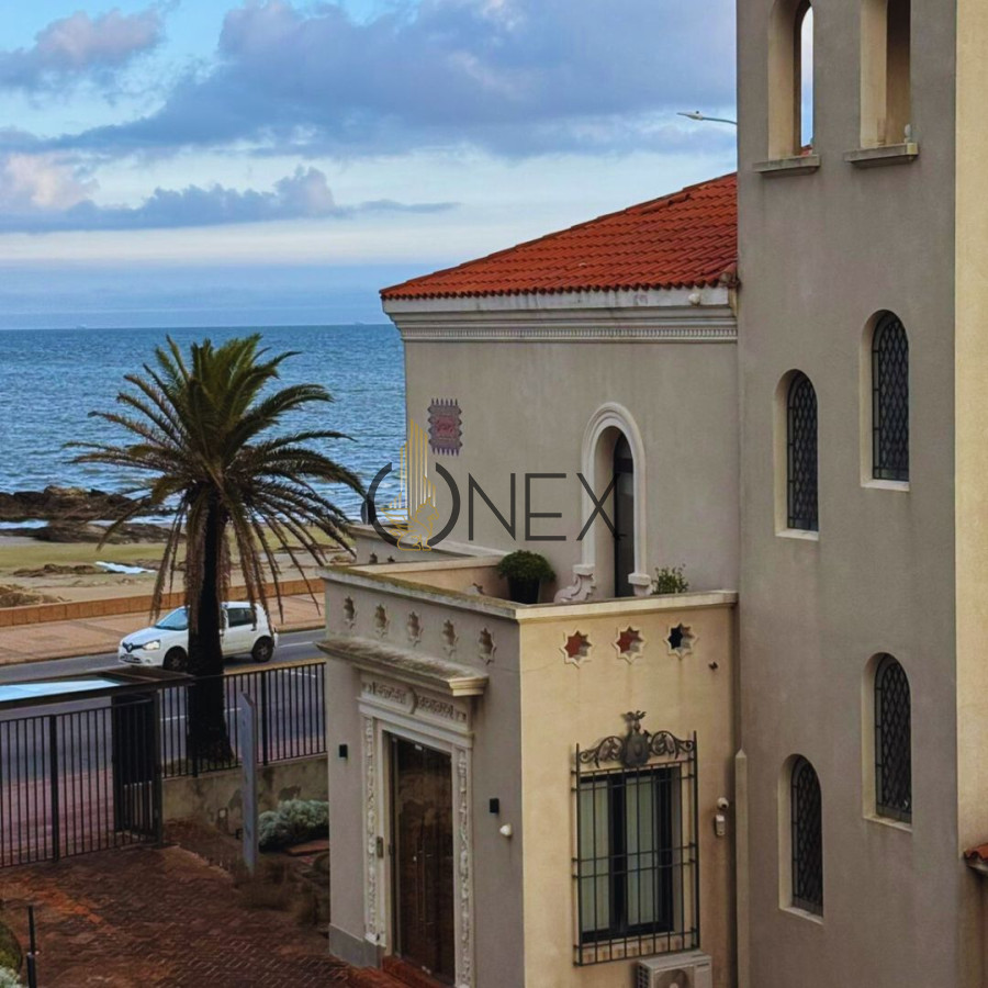 Apartamento ID.2215 - Venta Apartamento Exclusivo de dos dormitorios en Carrasco
