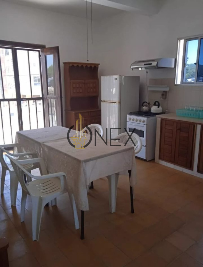 Apartamento ID.3139 - Oportunidad para inversores - 2 aptos + 2 locales comerciales en venta