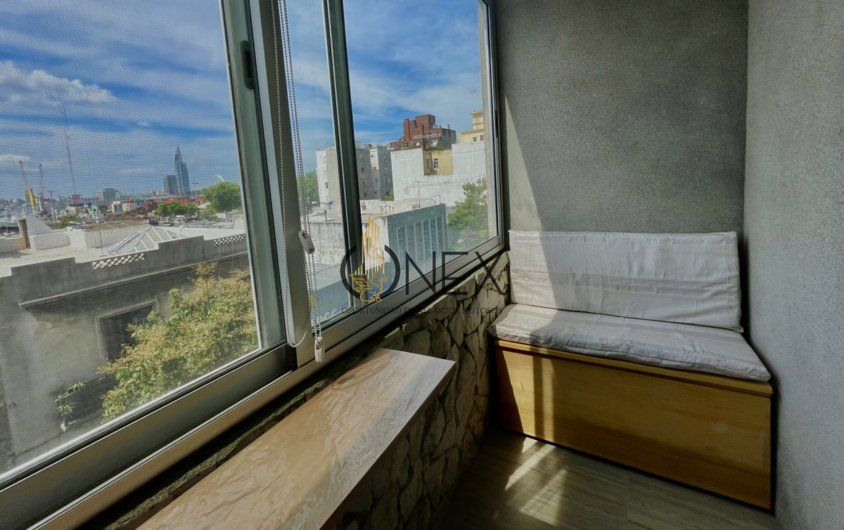Apartamento ID.3700 - Apartamento en el Centro, de Alta Categoría, con Balcón Integrado y Excepcional Vista al Puerto