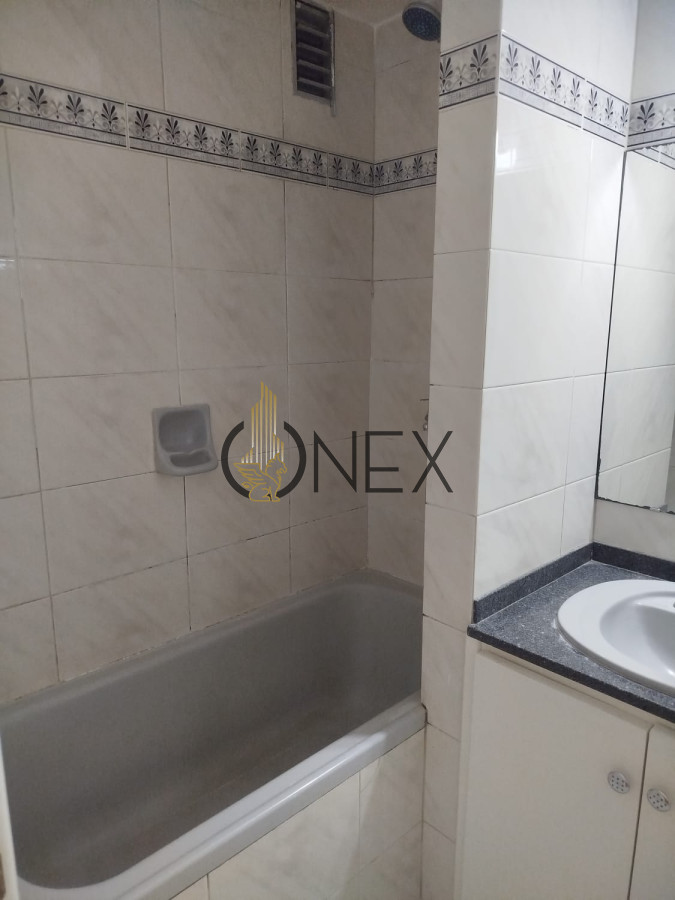 Apartamento ID.3295 - Venta Apartamento 3 dormitorios + servicio en Punta Carretas 