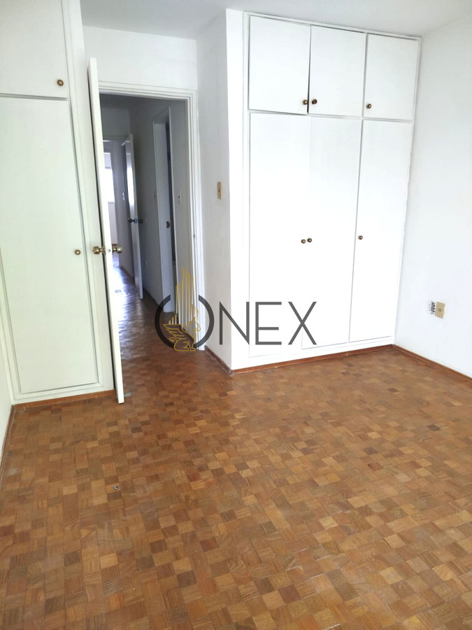 Apartamento ID.3295 - Venta Apartamento 3 dormitorios + servicio en Punta Carretas 