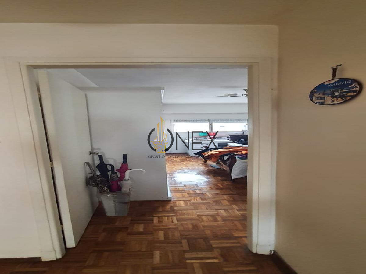 Apartamento ID.1030 - OPORTUNIDAD, Vendo  apartamento en Montevideo  18 de julio y Rio Negro