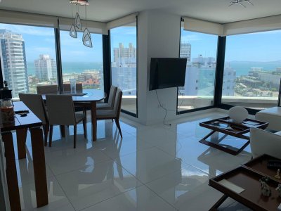Venta excelente apartamento en piso alto en Art Tower 3 suites 