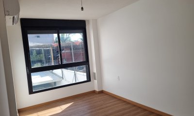 Se vende apartamento amplio estrenar en Malvin