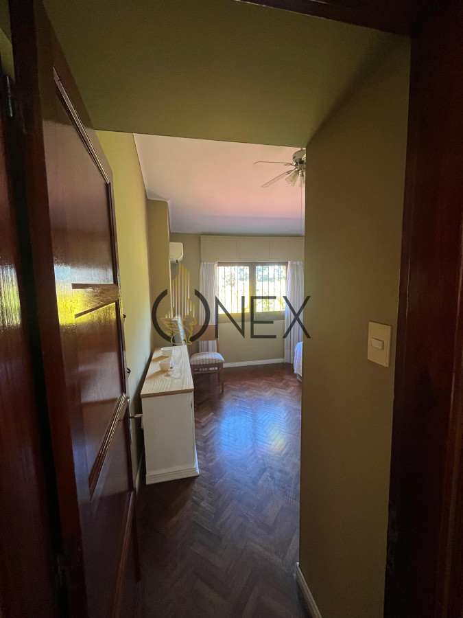 Casa ID.2573 - Hermosa propiedad de 4 dormitorios en Av. Don Pedro de Mendoza