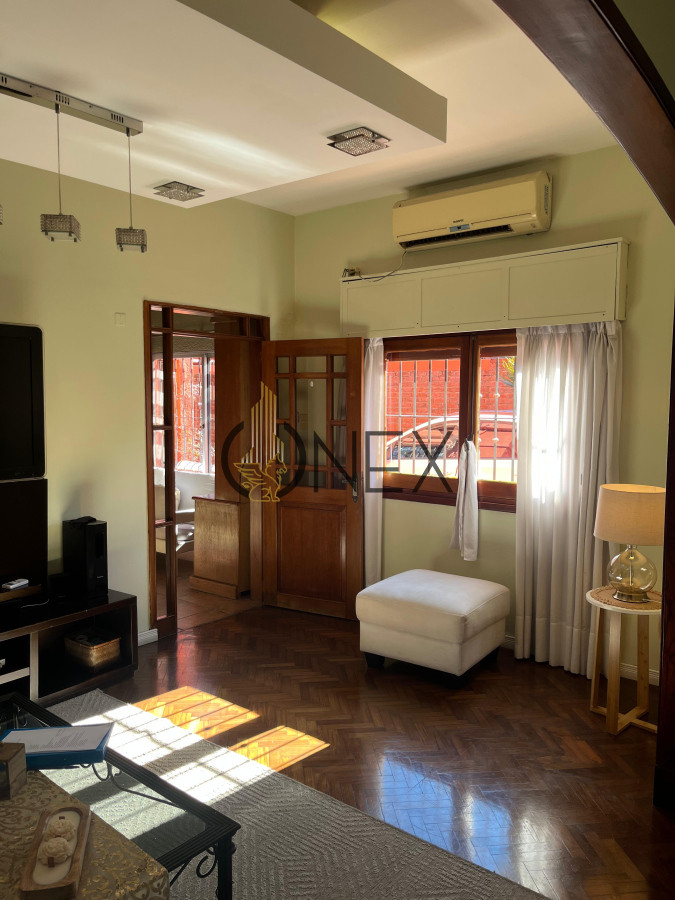 Casa ID.2573 - Hermosa propiedad de 4 dormitorios en Av. Don Pedro de Mendoza