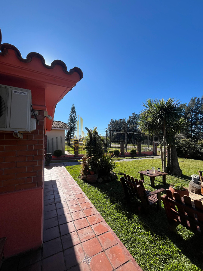 Casa ID.2573 - Hermosa propiedad de 4 dormitorios en Av. Don Pedro de Mendoza