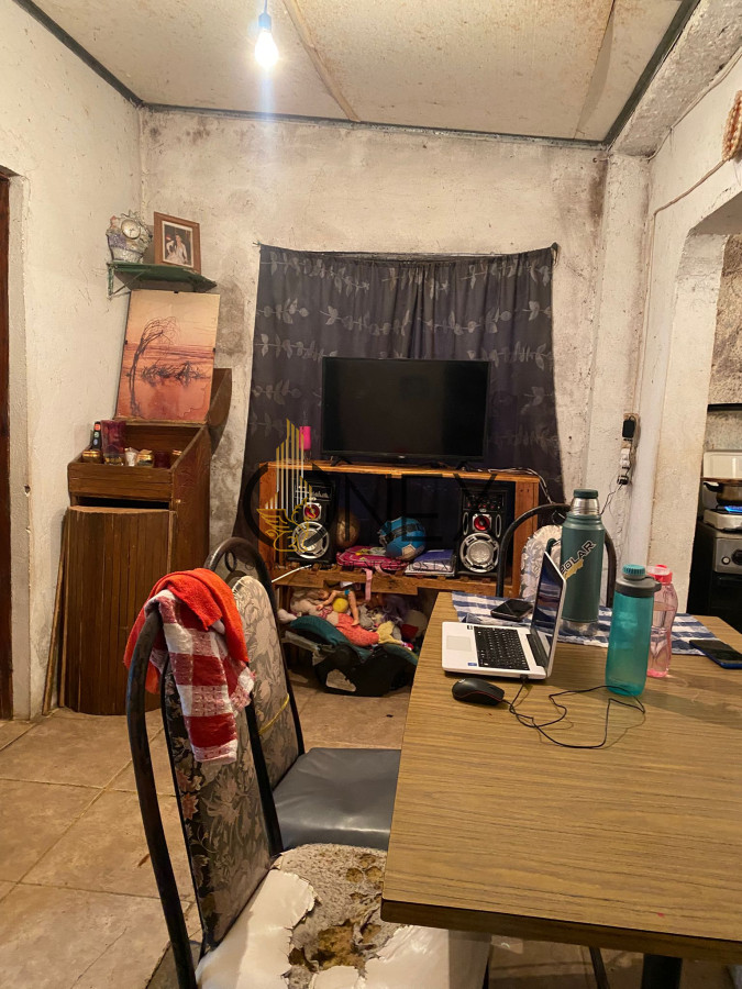 Casa ID.2733 - Se vende casa más apto en Barrio Malaga.  