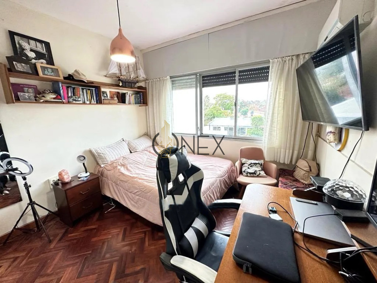 Casa ID.2656 - VENTA CASA MALVIN 3 DORMITORIOS 3 BAÑOS PARRILLERO GARAGE