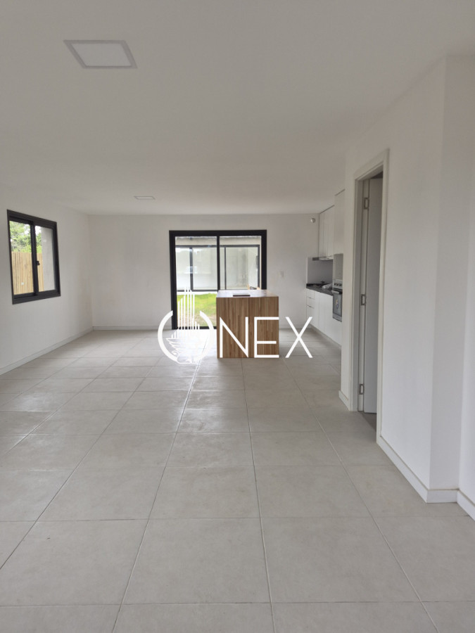 Casa ID.4978 - Se vende casa en Shangrila frente al mar, Canelones.
