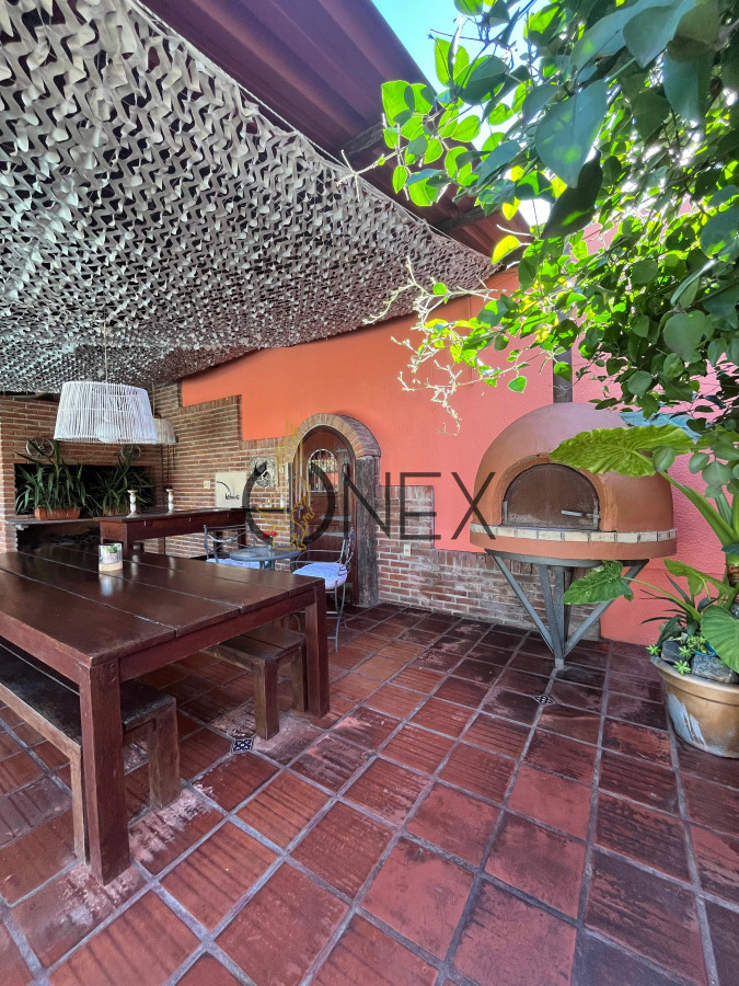 Casa ID.2573 - Hermosa propiedad de 4 dormitorios en Av. Don Pedro de Mendoza
