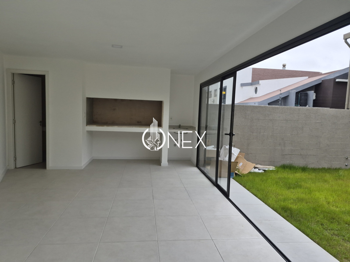Casa ID.4978 - Se vende casa en Shangrila frente al mar, Canelones.