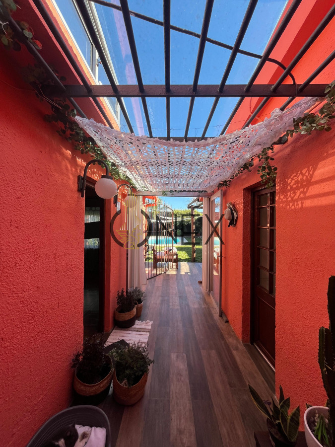 Casa ID.2573 - Hermosa propiedad de 4 dormitorios en Av. Don Pedro de Mendoza