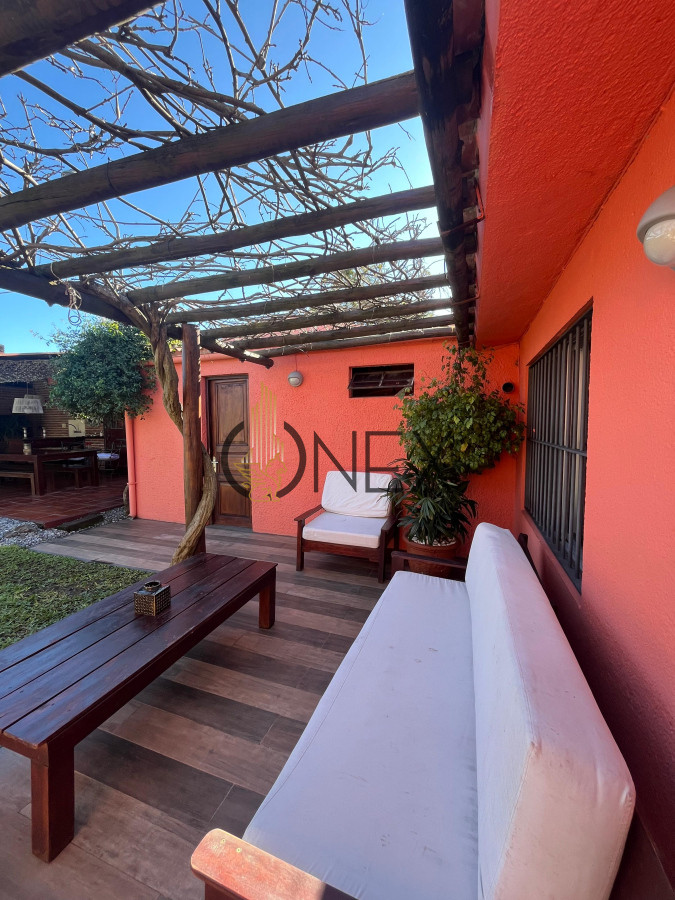 Casa ID.2573 - Hermosa propiedad de 4 dormitorios en Av. Don Pedro de Mendoza