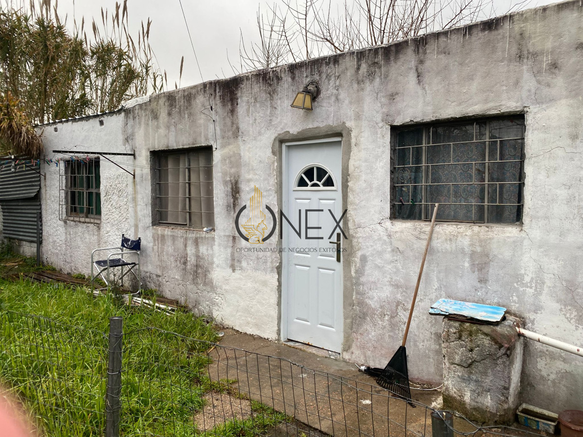 Casa ID.2733 - Se vende casa más apto en Barrio Malaga.  