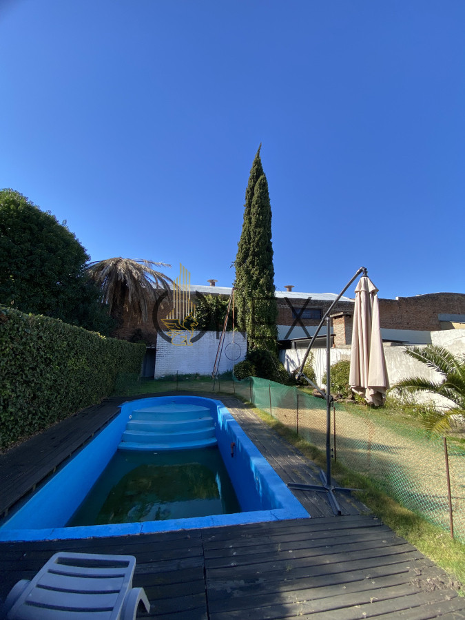 Casa ID.2717 - ESPECTACULAR PROPIEDAD FRENTE A PLAZA EN VENTA PAYSANDU 