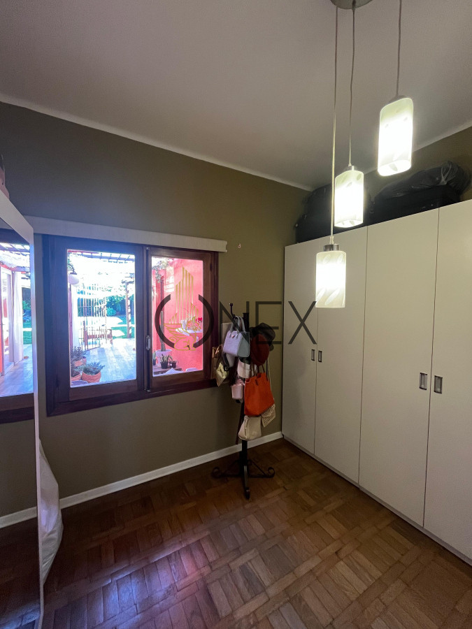 Casa ID.2573 - Hermosa propiedad de 4 dormitorios en Av. Don Pedro de Mendoza