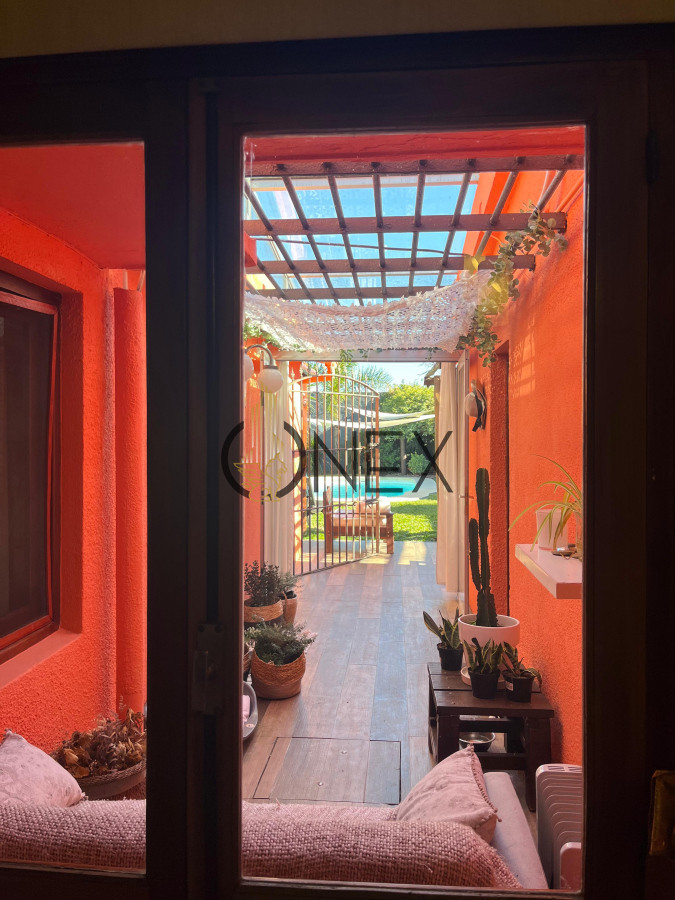 Casa ID.2573 - Hermosa propiedad de 4 dormitorios en Av. Don Pedro de Mendoza