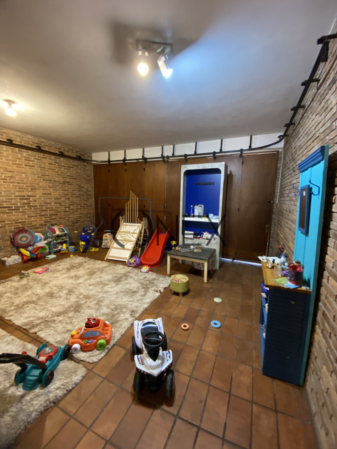Casa ID.2717 - ESPECTACULAR PROPIEDAD FRENTE A PLAZA EN VENTA PAYSANDU 