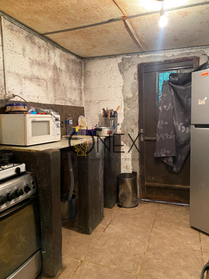 Casa ID.2733 - Se vende casa más apto en Barrio Malaga.  