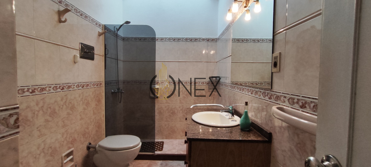 Casa ID.2656 - VENTA CASA MALVIN 3 DORMITORIOS 3 BAÑOS PARRILLERO GARAGE